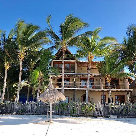 Casa Cat Ba Beachfront Boutique Hotel ホルボックス島 エクステリア 写真
