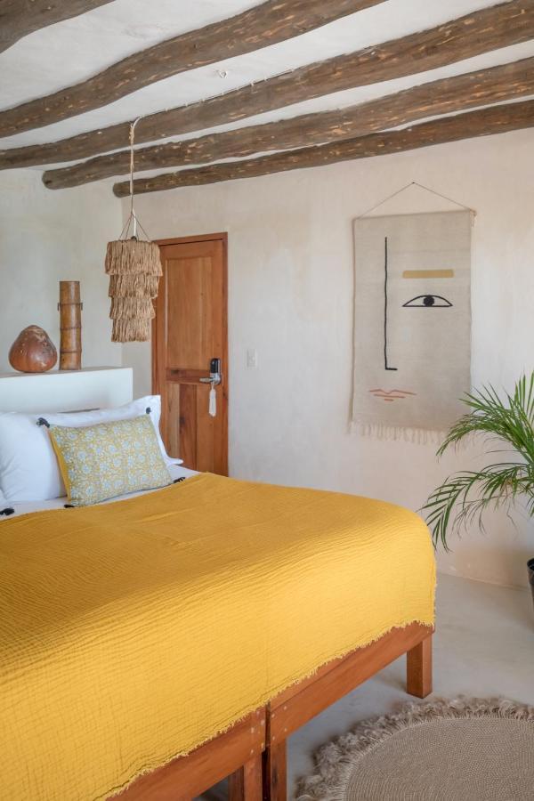 Casa Cat Ba Beachfront Boutique Hotel ホルボックス島 エクステリア 写真