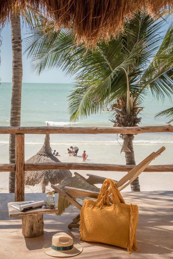 Casa Cat Ba Beachfront Boutique Hotel ホルボックス島 エクステリア 写真