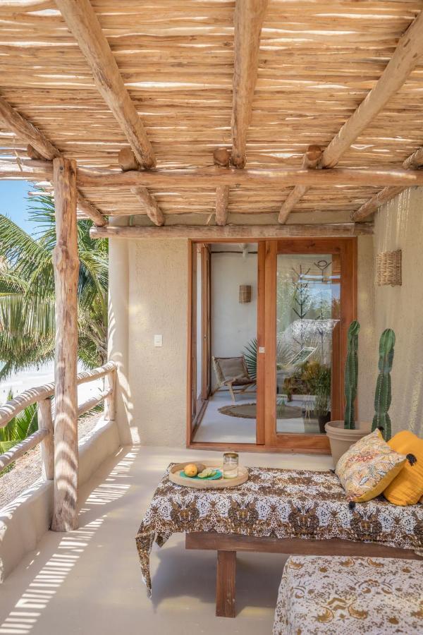 Casa Cat Ba Beachfront Boutique Hotel ホルボックス島 エクステリア 写真