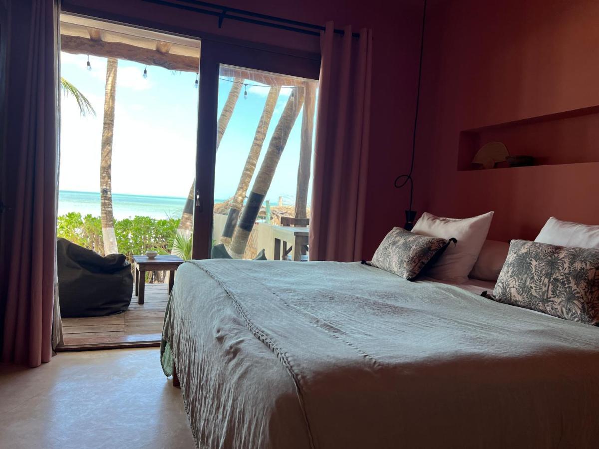 Casa Cat Ba Beachfront Boutique Hotel ホルボックス島 エクステリア 写真