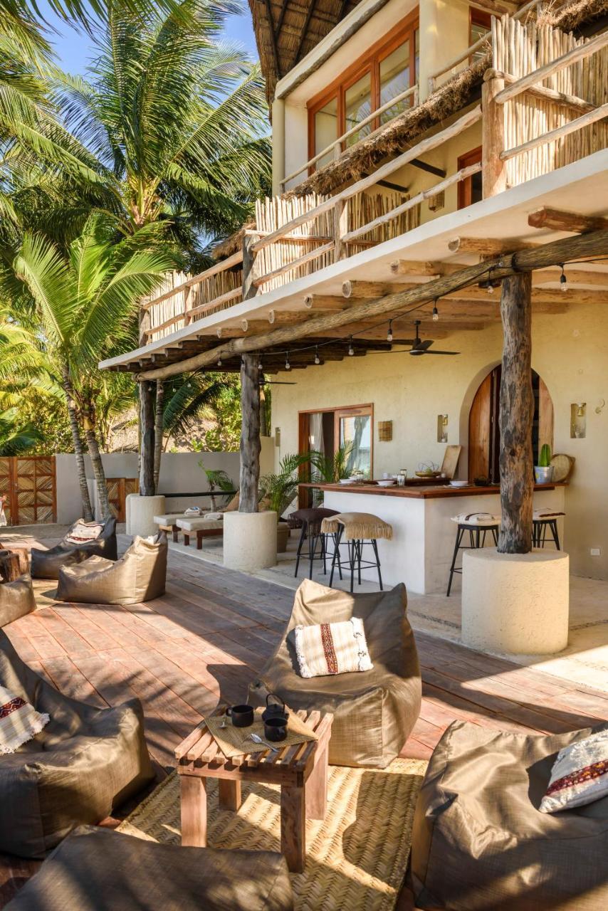 Casa Cat Ba Beachfront Boutique Hotel ホルボックス島 エクステリア 写真