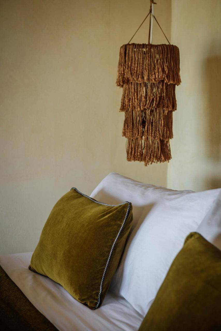 Casa Cat Ba Beachfront Boutique Hotel ホルボックス島 エクステリア 写真