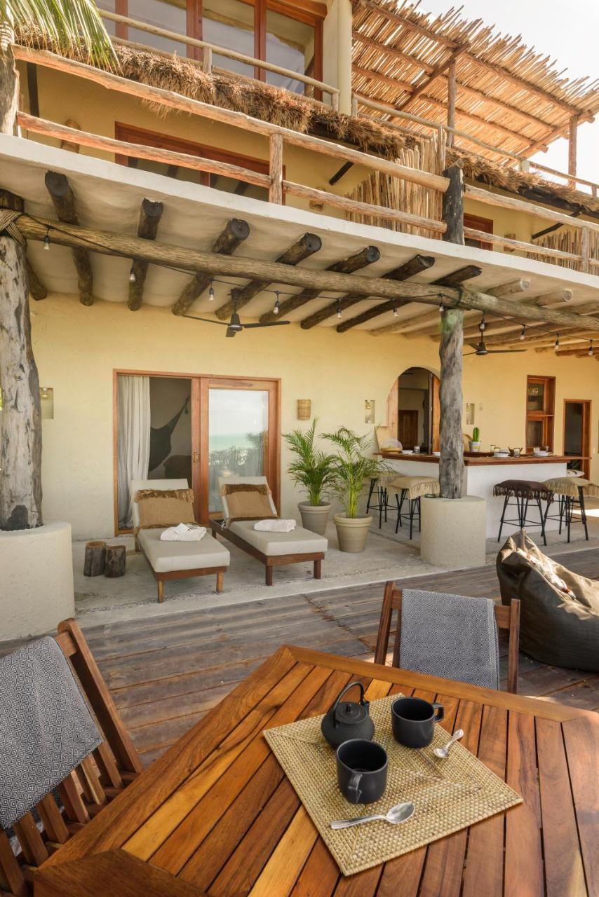 Casa Cat Ba Beachfront Boutique Hotel ホルボックス島 エクステリア 写真